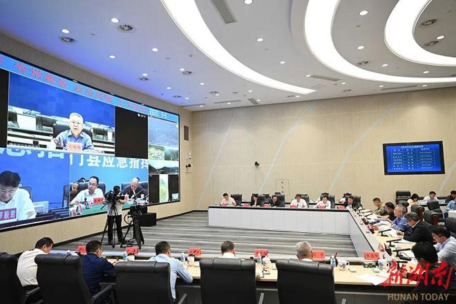 沈晓明在省应急指挥中心调度常德市防汛救灾工作