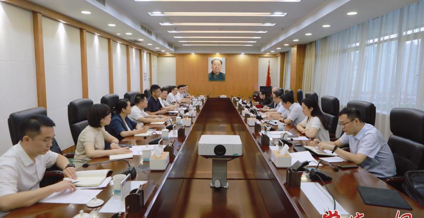 罗毅君与北京邮电大学徐坤一行举行工作会谈